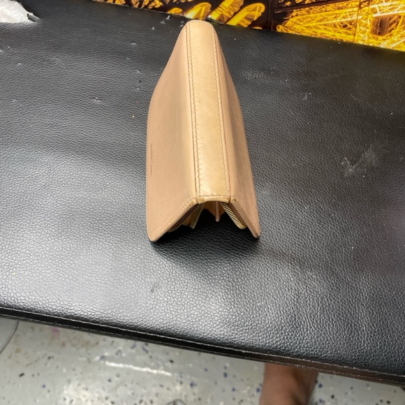 Saint Laurent Nude Leather Wallet - Picture 8 of 8